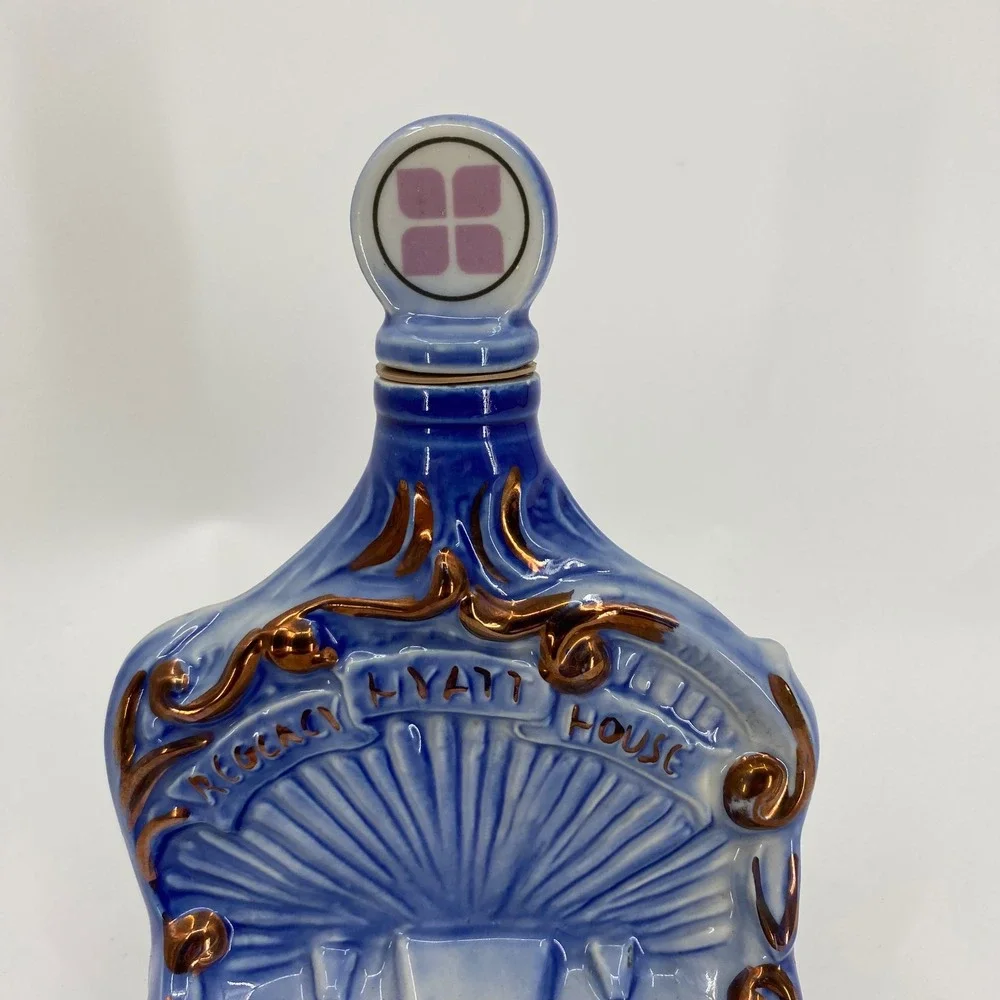 Vintage 1971 Jim‎ Beam Regency Hyatt House Blue Gold Porcelain Decanter Bottle